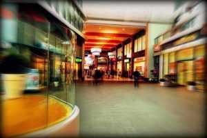Se construieşte o nouă galerie comercială în Curtea de Argeş 17 centru comercial