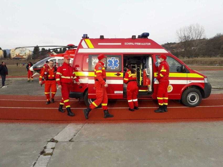 Elicopter SMURD 5 - Pompierii intervin la un accident rutier în Mioveni! Posibil o singură victimă