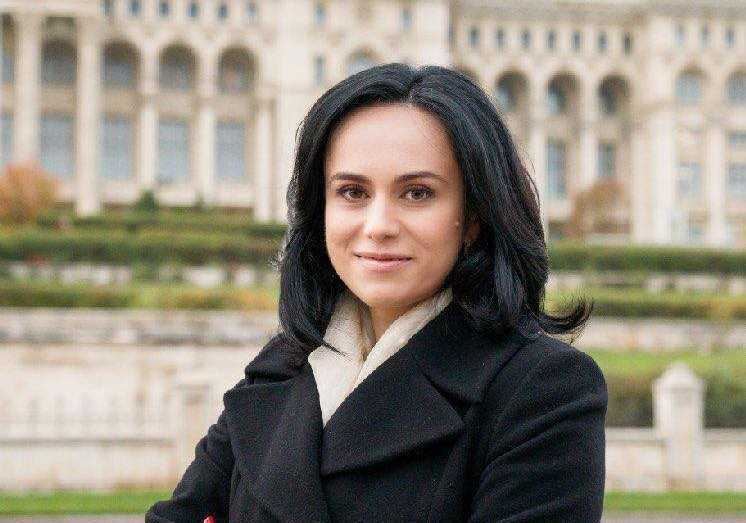 Simona Bucura Oprescu Simona Bucura Oprescu