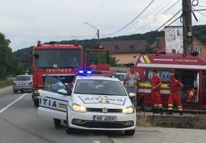 ACUM! Accident în Mioveni! Pieton lovit de mașină 1 politie smurd accident