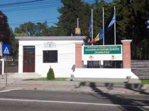 Cu războiul la graniţă, România îşi cârpeşte cazărmile 11 unitate militara cazarma campulung