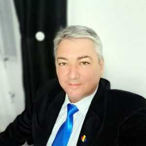 Dănuț Dinu: „Cine să mai lupte? Aștia drogați, bețivi, tatuați și fără șosete? Cu maneliștii și bombardierii?” 5 Danut Dinu - Dănuț Dinu: „Cine să mai lupte? Aștia drogați, bețivi, tatuați și fără șosete? Cu maneliștii și bombardierii?”
