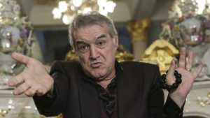 Prins cu suta la oră prin Drăganu, Gigi Becali refuză să predea carnetul de șofer 1 Gigi Becali