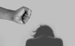 Bărbat de 39 de ani din Poiana Lacului reținut pentru violență în familie 1 violenta domestica