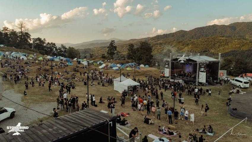 3 festivaluri revin! ARCHANGELS FEST, FOLK IN și STONEBIRD! Află când au loc! 10 festival corbi