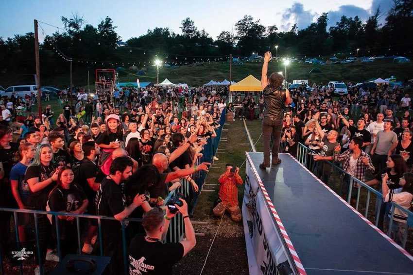 3 festivaluri revin! ARCHANGELS FEST, FOLK IN și STONEBIRD! Află când au loc! 8 festival corbi
