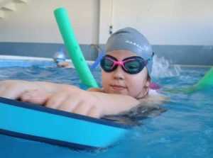 Cursuri de înot la Baza Sportivă Bradu. Reduceri pentru copiii din localitate! Piscină de 1,6 metri adâncime! 29 bradu inot