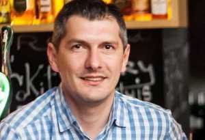 Dacă partidul nu-l iubește pe Diaconescu, Diaconescu iubește partidul. Și are și ștampila la el! 3 Eduard Dima