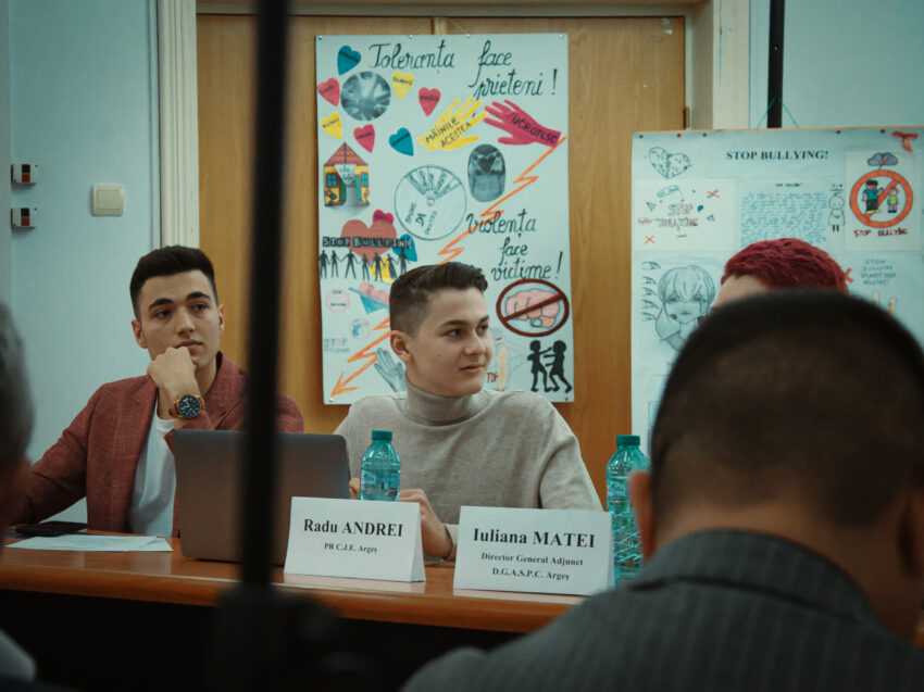 STOP bullying-ului în școlile din Argeș! Campanie 2022 organizată de elevi, pentru elevi 2 Bullying campanie 3 - STOP bullying-ului în școlile din Argeș! Campanie 2022 organizată de elevi, pentru elevi