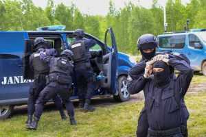 Două jandarmerițe frumoase au intrat azi în echipa IJJ Argeș! 1 Jandarmi - Două jandarmerițe frumoase au intrat azi în echipa IJJ Argeș!