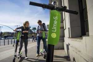 200 de trotinete electrice Lime pentru închiriat în Pitești! Urmează și altele! 1 trotinete lime