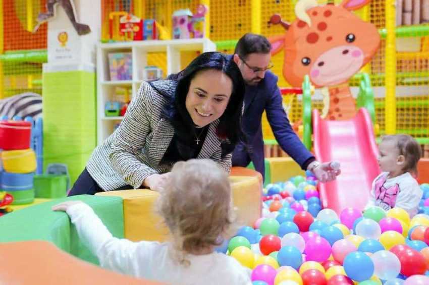 Copiii cu autism - sprijiniți cu baloane, o dată pe an... O ședință de terapie costă între 90-120 lei! 5 Simona Bucura1 - Copiii cu autism - sprijiniți cu baloane, o dată pe an... O ședință de terapie costă între 90-120 lei!