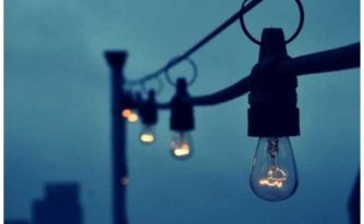 în curent electric