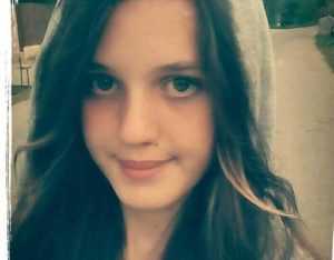 APEL CĂTRE CETĂȚENI! Fată de 17 ani dispărută din Topoloveni! 1 fata disparuta Topoloveni