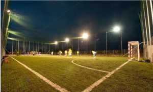 teren fotbal bun - Teren de sport multifuncțional cu nocturnă în Moșoaia! Tarife între 50-75 lei/oră!