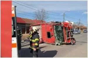 Mașină de pompieri implicată într-un accident la Albota! 1 mașină de pompieri