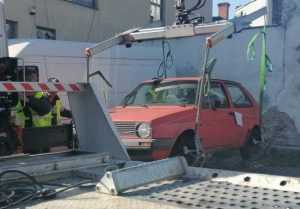 Atenție, piteșteni! Poliția Locală ridică mașinile abandonate 1 masina-abandonata2