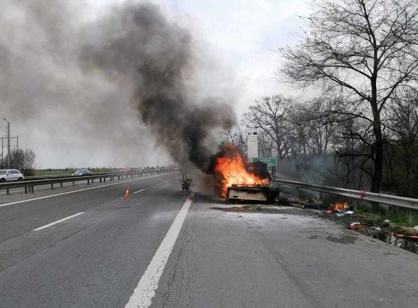 incendiu-autoutilitara incendiu-autoutilitara