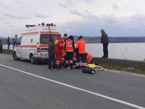 Accident grav! Un tânăr de 20 de ani și-a pierdut viața, după ce o șoferiță a plonjat cu mașina în Olt 1 accident-grav-valcea