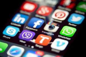 Ai aceste aplicații pe telefon? Datele tale pot fi furate! 22 telefon