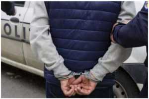 Untitled collage 4 - Argeșean reținut 30 de zile după ce a dat cu mașina peste doi polițisti!