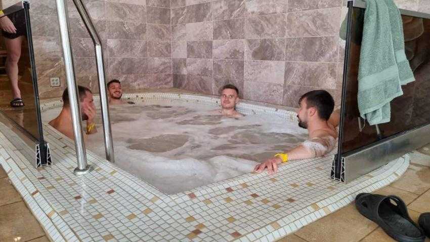 Începe week-end-ul cu Marcea Sport! Criosauna este perfectă după leneveala de sărbători 4 jacuzzi - Începe week-end-ul cu Marcea Sport! Criosauna este perfectă după leneveala de sărbători