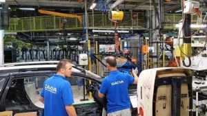 Schimbare la Dacia! Compania a primit o lovitură neașteptată 1 uzina_dacia_mioveni