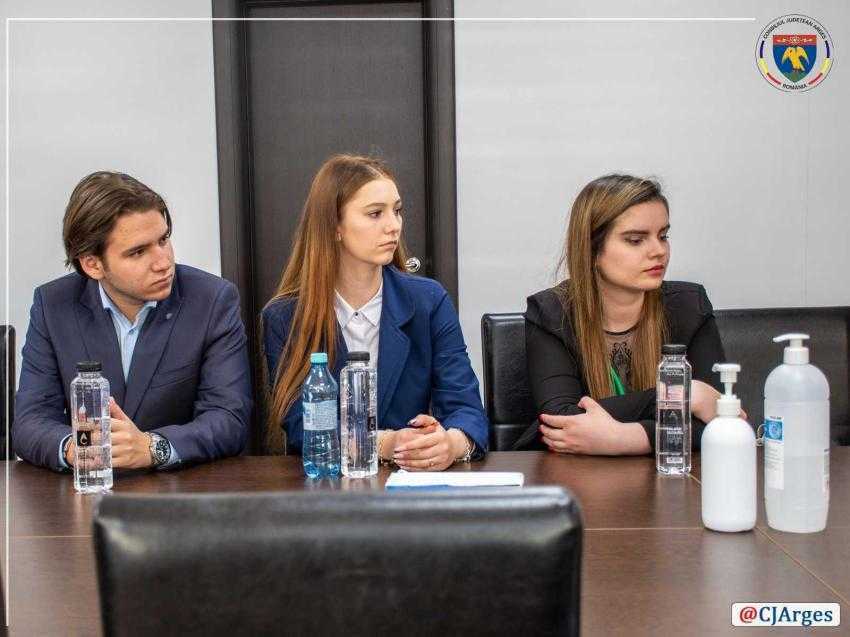 Ziua Internationala a Tineretului – CJ Arges (10) Ziua Internationala a Tineretului - CJ Arges (10)