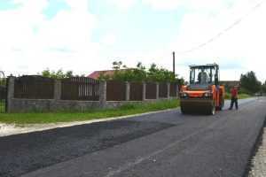 Atentie! Se asfaltează drumul spre Albota și Lunca Corbului! 1 drum la