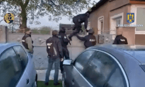 (VIDEO) Percheziții de amploare ale D.I.I.C.O.T. efectuate în trei judeţe! B.C.C.O Pitești în sprijinul acțiunii 16 ale diicot
