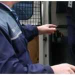 Bărbat de 43 de ani din Bascov reținut pentru distrugere, violare de domiciliu, lovire și amenințare 13 un reținut