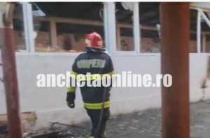 (VIDEO) Panică pe o stradă din Pitești, după izbucnirea unui incendiu 1 incendiu baraca - (VIDEO) Panică pe o stradă din Pitești, după izbucnirea unui incendiu