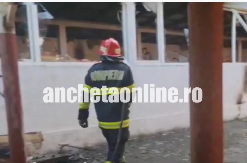 incendiu baraca.jpg - Două mașini s-au ciocnit la Moșoaia! O femeie a ajuns la spital!