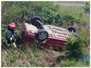 Accident cu victimă! O mașină s-a răsturnat pe A1! 18 cu masina rasturnata