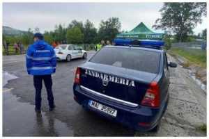 Cinci tineri din Pitești și Curtea de Argeș depistați de jandarmi cu substanțe interzise! 1 jandarmi