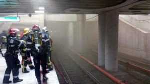 Incendiu-la-metroul-din-Capitala.-S-a-activat-planul-rosu-de-interventie