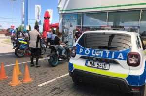 (VIDEO) Motocicliștii din Argeș, luați la ochi de polițiști 10 motociclisti politisti 1 - (VIDEO) Motocicliștii din Argeș, luați la ochi de polițiști