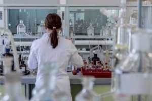 Variola maimuței a fost confirmată la un bărbat. Vezi câți români s-au vaccinat până acum 1 analize