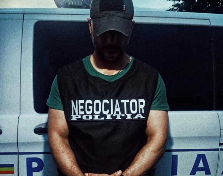 Alex Negociator IPJ e1654370376561 - Alex, negociatorul care i-a tăiat ștreangul sinucigașului din Argeș, omul zilei pentru Poliția Română!