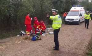 Tragedie la Merișani! Fetița de 12 ani moartă după ce a căzut din căruță! 30 isu rural - Tragedie la Merișani! Fetița de 12 ani moartă după ce a căzut din căruță!