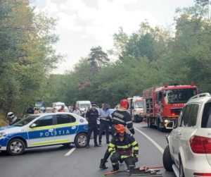 ACUM! Accident cu 3 autoturisme! 6 isuuu - ACUM! Accident cu 3 autoturisme!