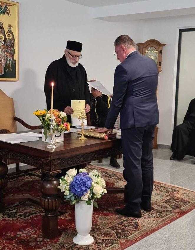 Primarul Gentea - de azi, deputat în Adunarea Eparhială a Argeșului și Muscelului! 1 Cristian Gentea IPS Calinic