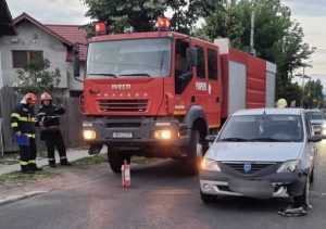 Accident rutier cu două autoturisme în Costești. 9 accident 1 e1654886094536 - Accident rutier cu două autoturisme în Costești.