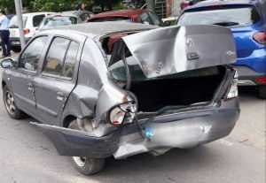 Accident cu două mașini în Pitești! Un bărbat a făcut atac de panică 19 accident pitesti - Accident cu două mașini în Pitești! Un bărbat a făcut atac de panică