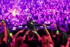 Un polițist a fost prins cu droguri la festivalul SAGA. 16 saga - Un polițist a fost prins cu droguri la festivalul SAGA.