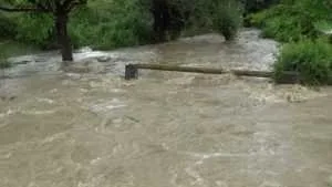 Risc de inundații pe râuri din mai multe județe din țară. Argeșul este și el vizat! 1 cod de inundatii