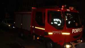 Incendiu la o casă din Bascov! O femeie de 59 de ani a avut nevoie de medici! 1 la masina-pompieri