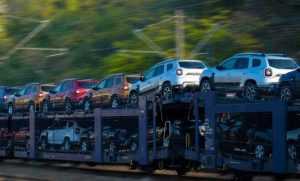 Top înmatriculări! Ce mașini preferă românii 1 inmatriculari export dacia tren - Top înmatriculări! Ce mașini preferă românii