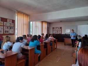 Jandarmii au desfășurat activități preventiv-educative în școlile din Argeș! 1 jandarmi - Jandarmii au desfășurat activități preventiv-educative în școlile din Argeș!