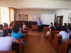 Jandarmii au desfășurat activități preventiv-educative în școlile din Argeș! 25 jandarmii - Jandarmii au desfășurat activități preventiv-educative în școlile din Argeș!